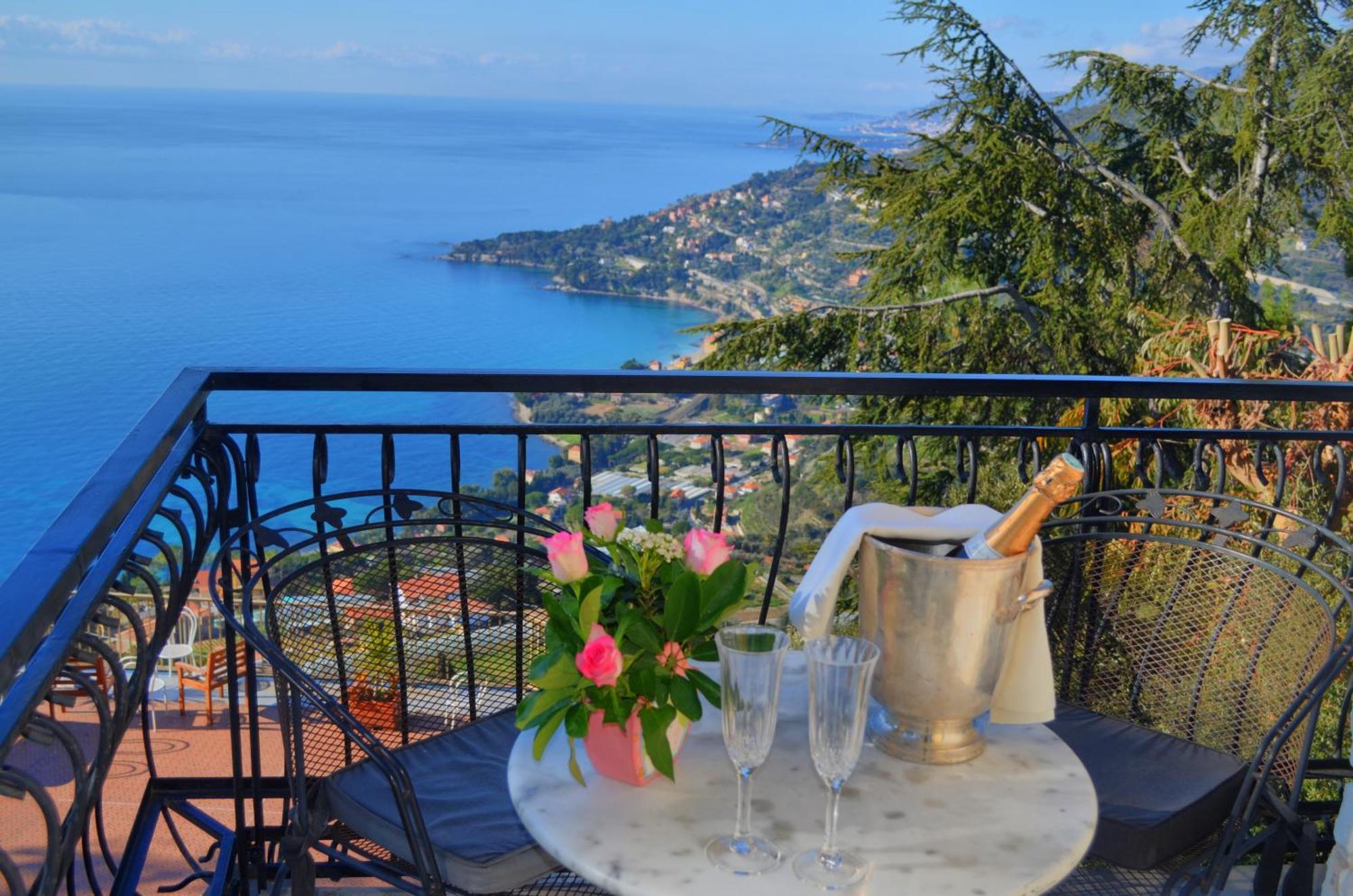 La Riserva Di Castel D'Appio- Charme & Relax Ventimiglia Exterior photo