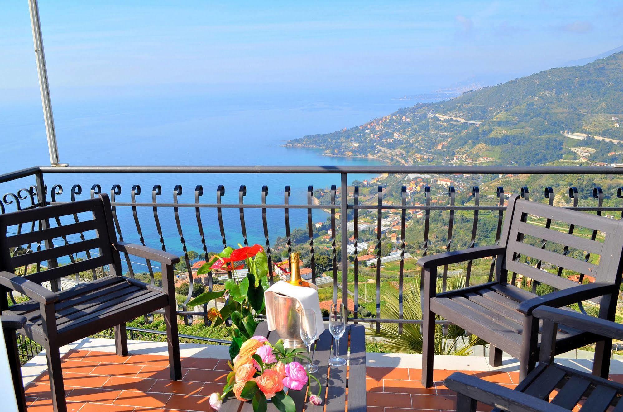 La Riserva Di Castel D'Appio- Charme & Relax Ventimiglia Exterior photo