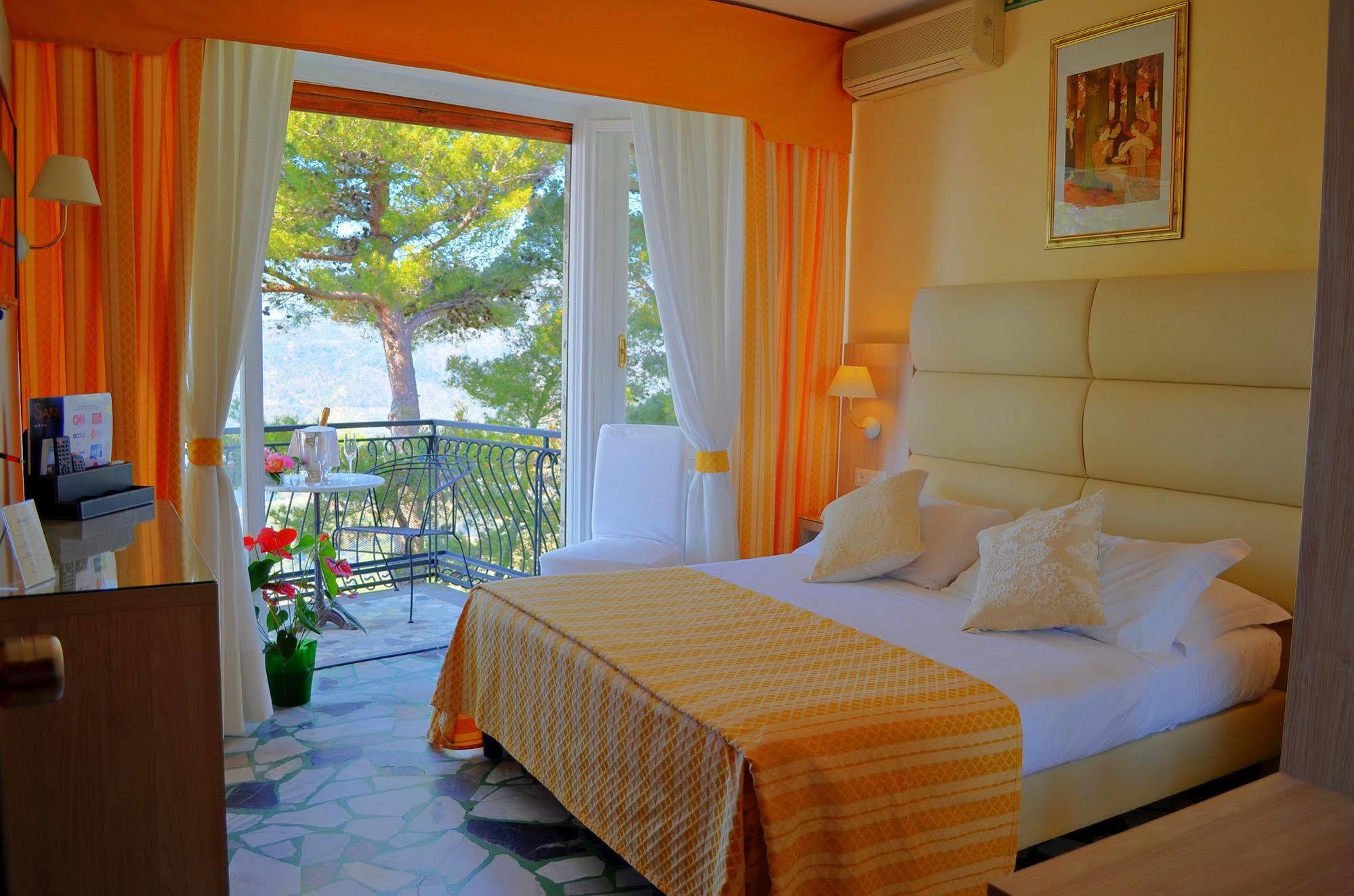 La Riserva Di Castel D'Appio- Charme & Relax Ventimiglia Exterior photo