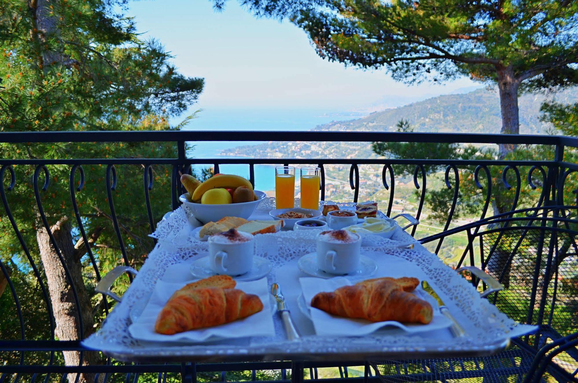 La Riserva Di Castel D'Appio- Charme & Relax Ventimiglia Exterior photo